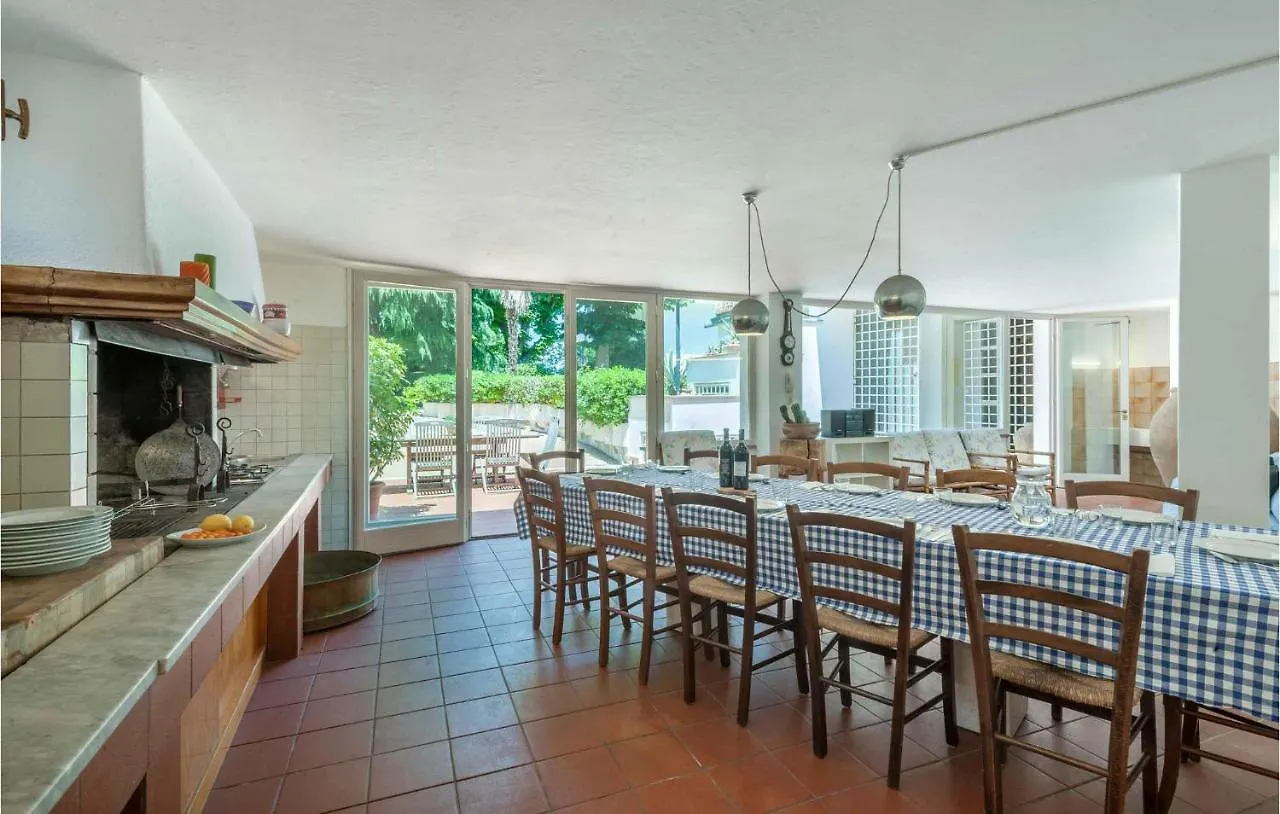 Holiday home 6 Bedroom Cozy Home In Rimini