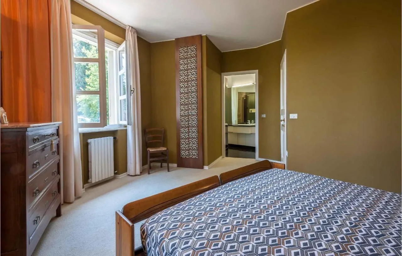 Holiday home 6 Bedroom Cozy Home In Rimini