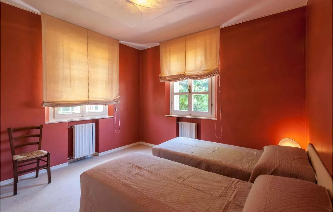 6 Bedroom Cozy Home In Rimini 0*,