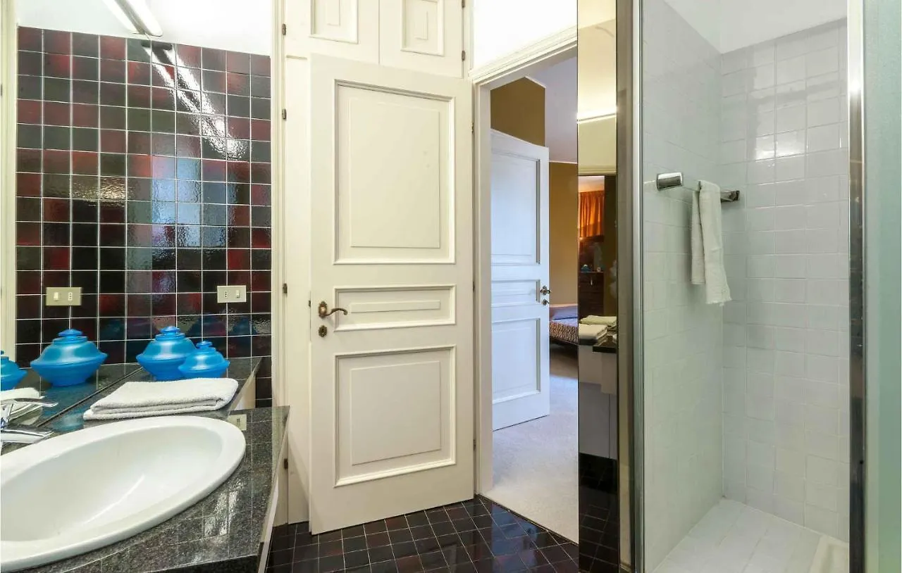 6 Bedroom Cozy Home In Rimini Italy